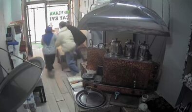 İstanbul’da deprem anı kamerada