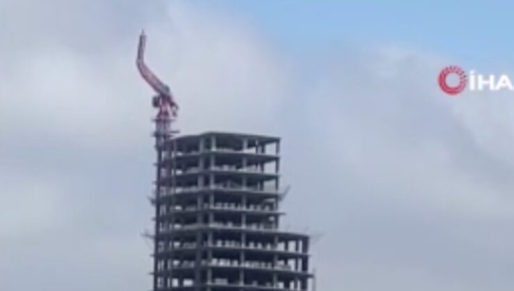 İstanbul’da deprem anı: Kule vinç beşik gibi sallandı