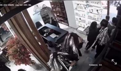 İstanbul’da depreme kuaförde yakalandılar