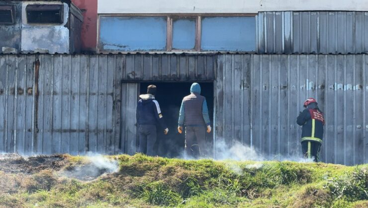 İstanbul’da fabrika deposunda yangın