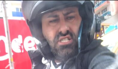 İstanbul’da motosikletli maganda otomobilin aynasını kırdı