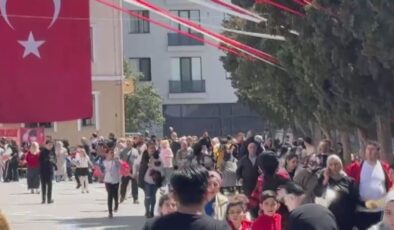 İstanbul’da öğrenciler depreme 23 Nisan gösterilerinde yakalandı