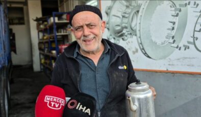 İstanbul’daki zelzelede çaydanlıkla birlikte dışarı kaçtı