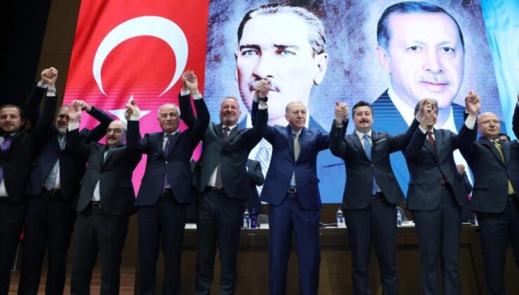 İYİ Parti’den istifa eden iki belediye başkanı AK Parti’ye geçti