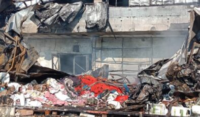 İzmir’de tarım marketinde çıkan yangın paniğe neden oldu