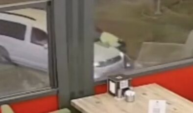 İzmir’de trafik polisini sürükleyen alkollü sürücü tutuklandı