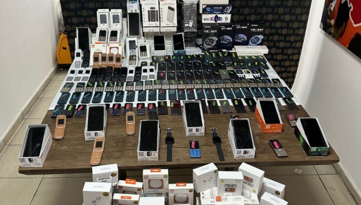 Karabük’te çok sayıda kaçak telefon ve elektronik eşya ele geçirildi