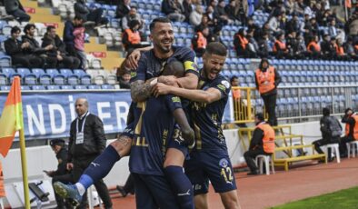 Kasımpaşa, Sivasspor’u üç golle geçti