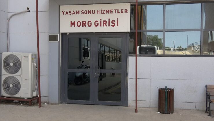 Kilis’te geri hareketle eşini ezdi