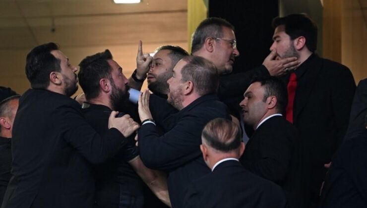 Konya’da Dursun Özbek ve taraftarlar arasında gerginlik yaşandı