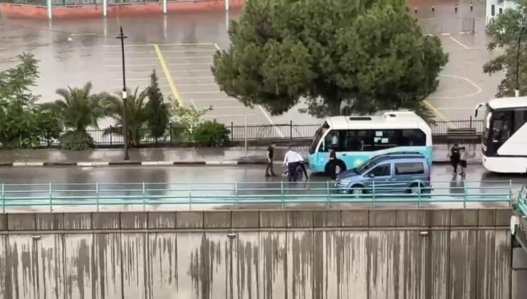 Manisa’da aracın çarptığı gencin yaralandığı kaza kamerada