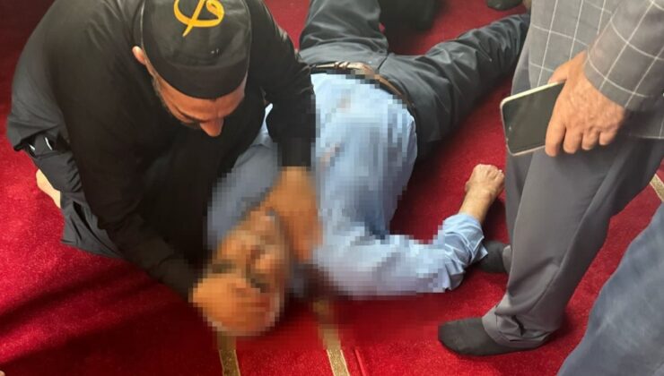 Mardin’de mescitte namaz sırasında bıçaklandı