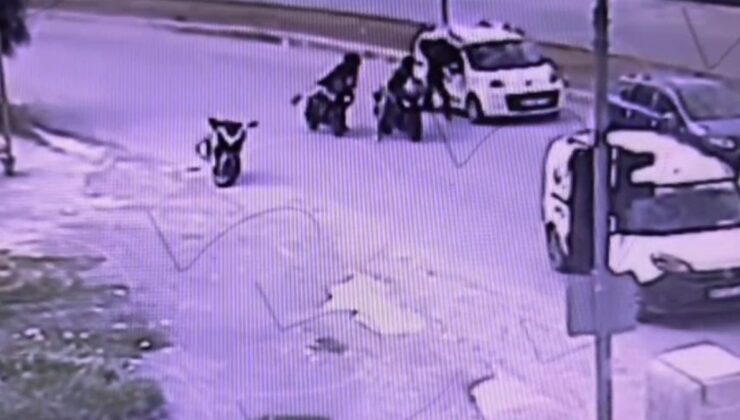 Mersin’de kaskla tekraren araca vurup, şoförünün darbetti