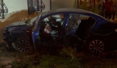 Mersin’de kaza yapan araç bahçeye uçtu: 9 yaralı