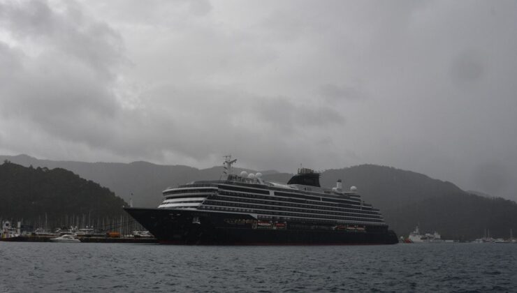 Muğla Marmaris’e kruvaziyerle 590 turist geldi