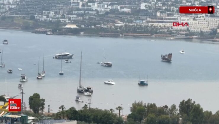 Muğla’da sel suları nedeniyle denizin rengi kahverengine döndü