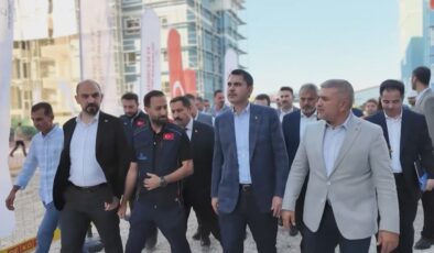 Murat Kurum, 1 Mayıs bildirisinde zelzele bölgesinde çalışan çalışanlara yer verdi