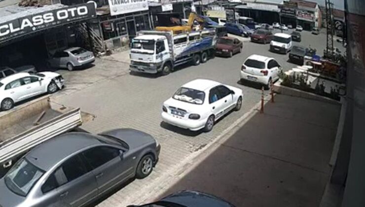 Nevşehir’de freni boşalan kamyon geri kayarak 4 araca çarptı