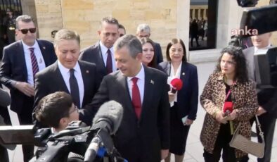 Özgür Özel ile küçük çocuğun Anıtkabir’de şaşırtan diyaloğu