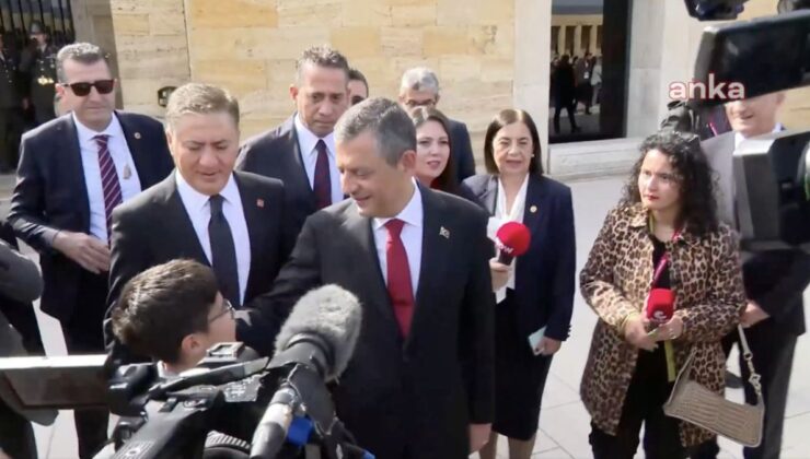 Özgür Özel ile küçük çocuğun Anıtkabir’de şaşırtan diyaloğu
