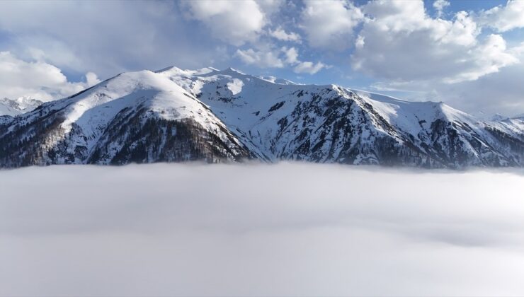 Rize’de Kaçkar Dağları’nın eteğindeki sis denizi görüntülendi