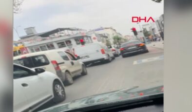 Sakarya’da otomobiliyle kaldırımdan geçti