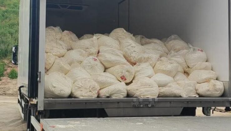 Sakarya’da son tüketim tarihi geçmiş 23 ton lor peyniri ele geçirildi