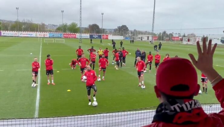 Samsunsporlu taraftarın sözleri sonrası Emre Kılınç sahayı terk etti