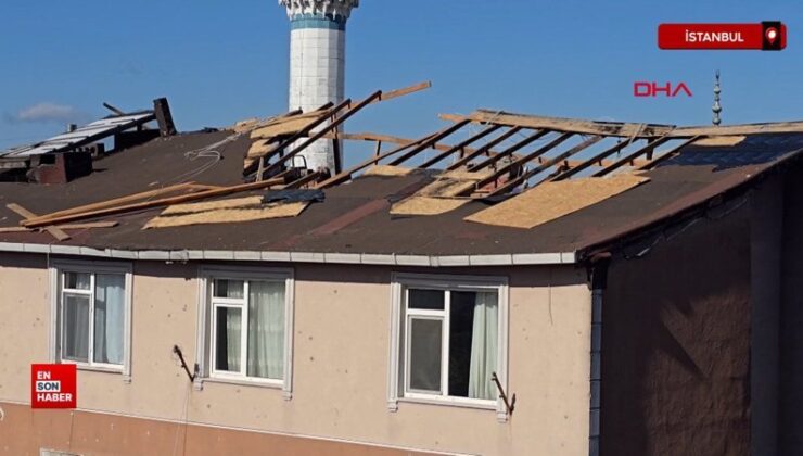 Üsküdar’da uçan çatı, 2 binanın üzerine düştü
