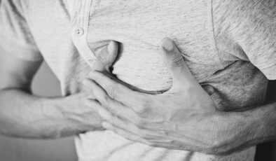 Uzmanlar: Kovid-19 aşısının kalp hastalıklarını artırdığı savları gerçek değil