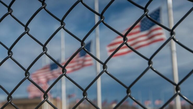 ABD idaresi, Colorado eyaletine göçmenlik maddelerini engellediği gerekçesiyle dava açtı