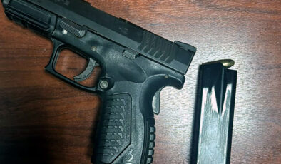 Adana’da dayak yediği sokakta havaya ateş atan şahıs ve arkadaşı yakalandı