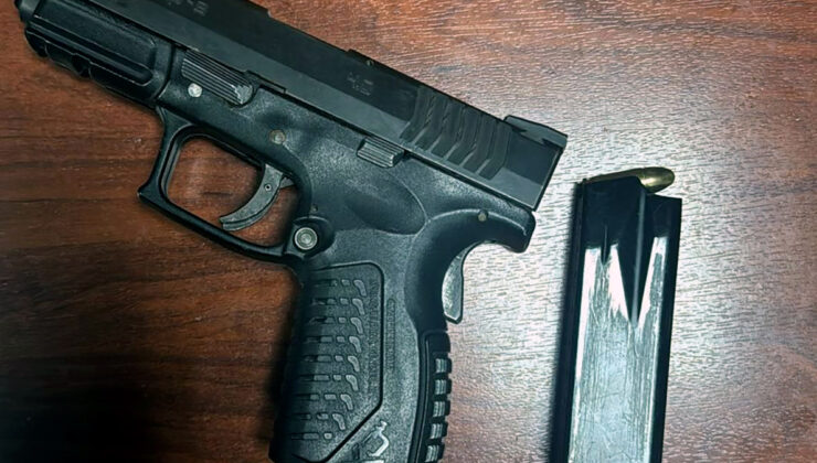 Adana’da dayak yediği sokakta havaya ateş atan şahıs ve arkadaşı yakalandı