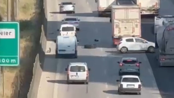 Adana’da tırdan kopan lastik kaplaması zincirleme kazaya neden oldu