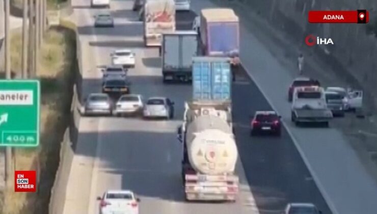 Adana’da tırın kopan lastik kaplaması, zincirleme kazaya sebep oldu