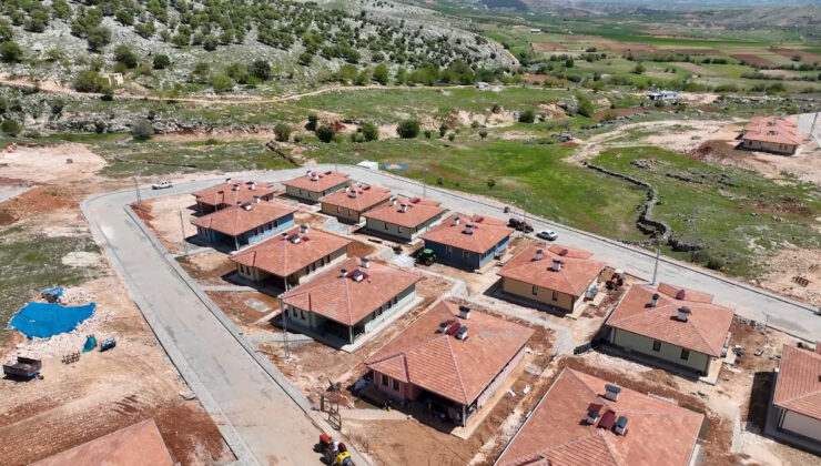 Adıyaman Zey Köyü, kayalık tabanda tekrar kuruldu