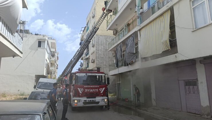 Antalya’da 4 katlı binada yangın paniği
