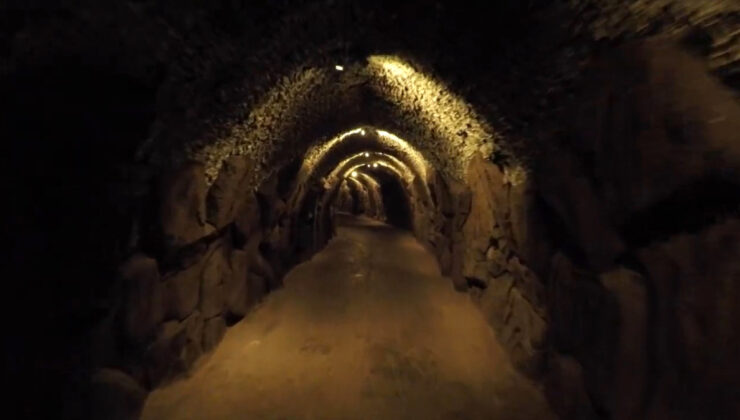 Antalya’da 5 yıldızlı iki otelden falezlere saklı tünel bulundu
