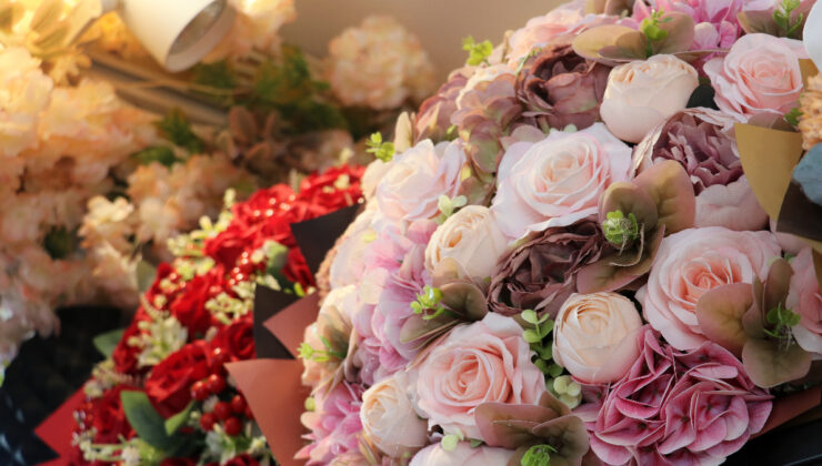 Antalya’da çiçekçilerde Anneler Günü hareketliliği