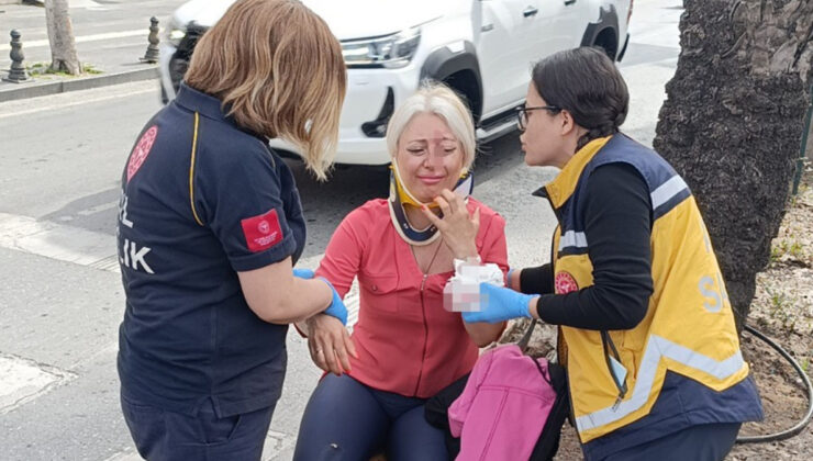 Antalya’da kaza yapan motosikletlinin hayatını kask kurtardı