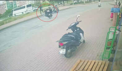 Antalya’da polisin önünde akrobatik hareketler yapan motosikletliye ceza yağdı