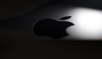 Apple’ın geliri üç aylık devirde arttı