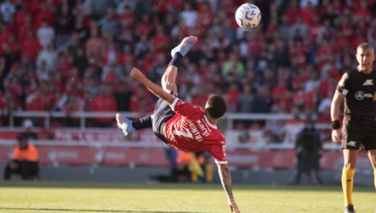 Arjantinli oyuncudan harika röveşata golü