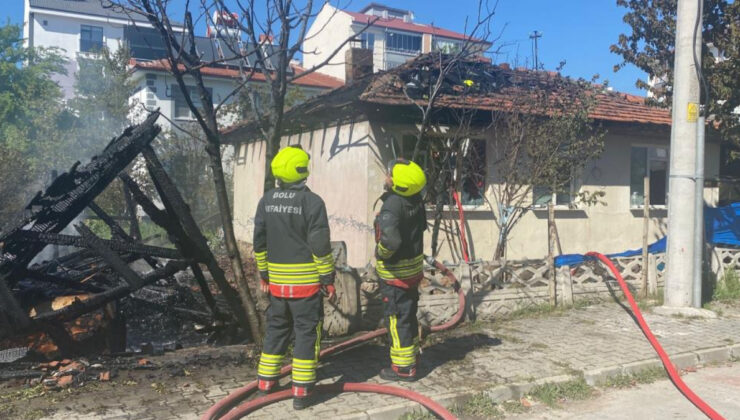 Bolu’da odunlukta çıkan yangın meskene sıçradı