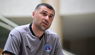 Burak Yılmaz, Türkiye’de futbola ‘ölüm ya da kalım’ olarak bakılmasını istemiyor