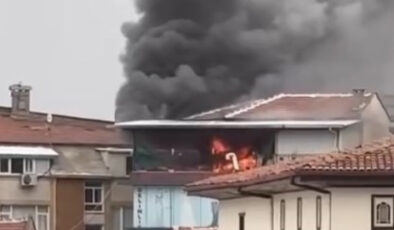 Bursa’da 4 katlı iş merkezinde yangın