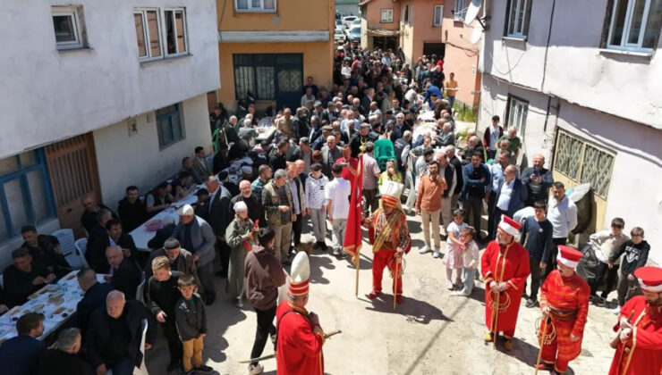 Bursa’da 672 yıllık tarifle hazırlanan ‘Dede Aşı’ heyecanı