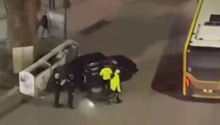 Bursa’da kaza yapan şoför, polisi görünce kendini araca kilitledi