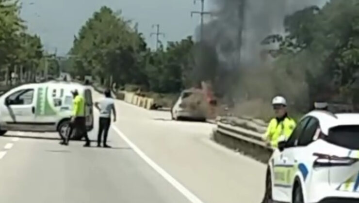 Bursa’da seyir halindeki arabadan alevler yükseldi