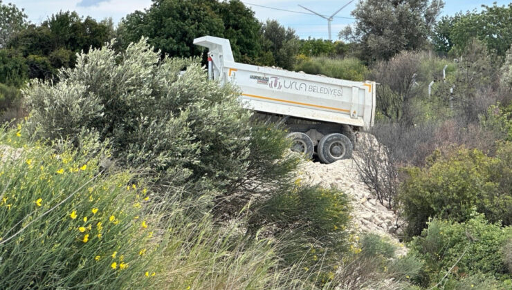 CHP’li Urla Belediyesi ormanlık alana moloz  ve çöp döktü
